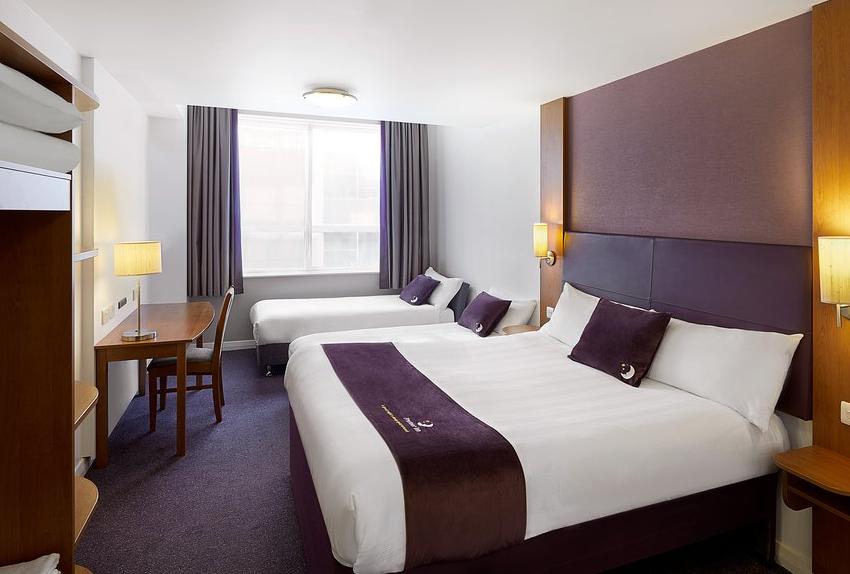 Premier Inn London Kensington Экстерьер фото
